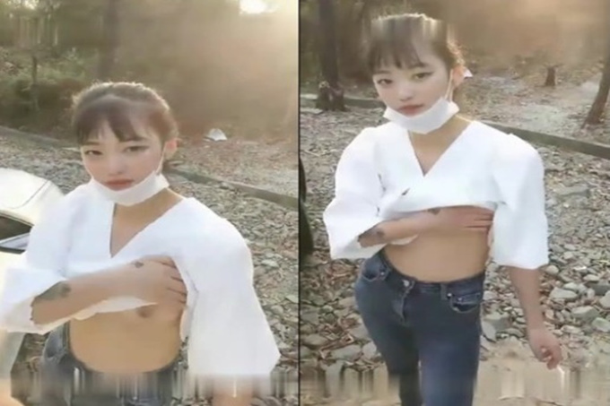 高颜值妹子【骚劲小妖精】驾车户外车上口交，全裸上位骑乘抽插非常诱人，很是诱惑喜欢不要错过